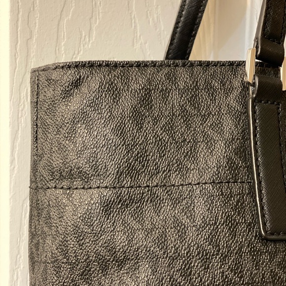 Michael KORS MK Monogrammed signature large tote bag excellent condition clean - Picture 7 of 8